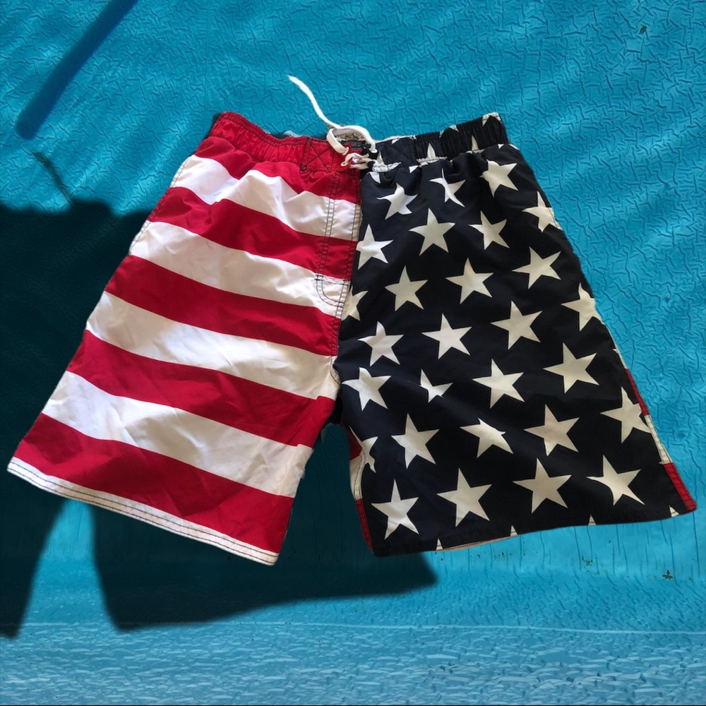 Faded glory American flag swimming trunks size M